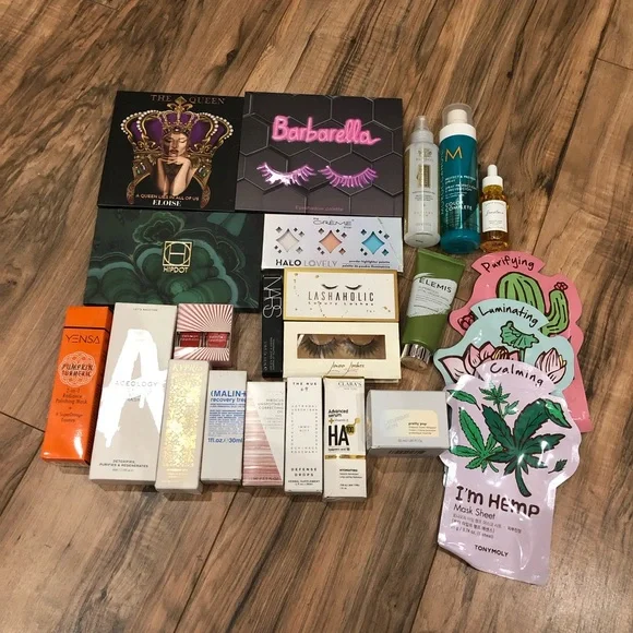 New Makeup bundle Random - Picture 1 of 10